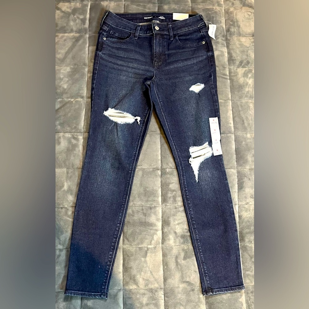 Old Navy Mid-Rise Rockstar Distressed Skinny Jeans NWT Women's Size 6